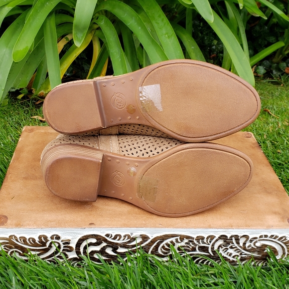 Sassy Lucky Brand Laser Cut Booties - Picture 8 of 8